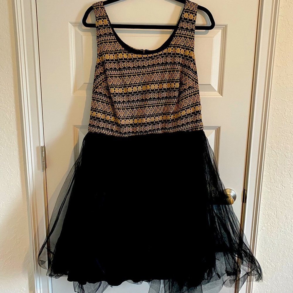 Trixxi dress with a puffy skirt. Great for homecoming or junior proms or cruises